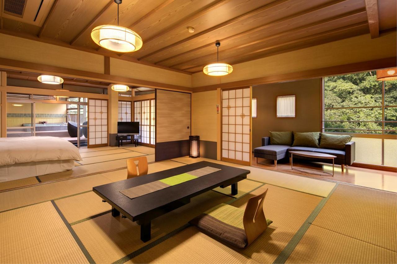 Hananosato Onsen Sansuikan Такацуки Екстериор снимка